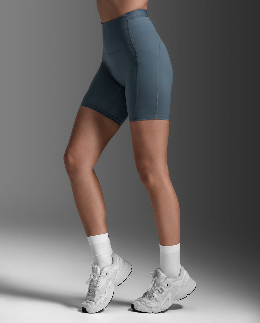 Form Stash Hi-Rise 6" Compression Short with Pockets