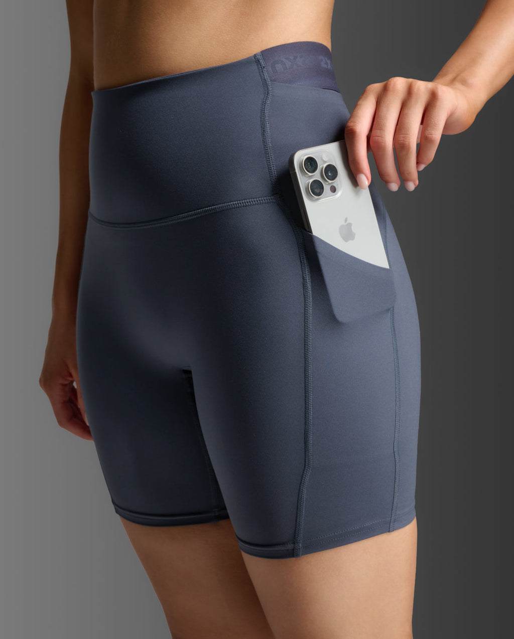 Form Stash Hi-Rise 6" Compression Short with Pockets