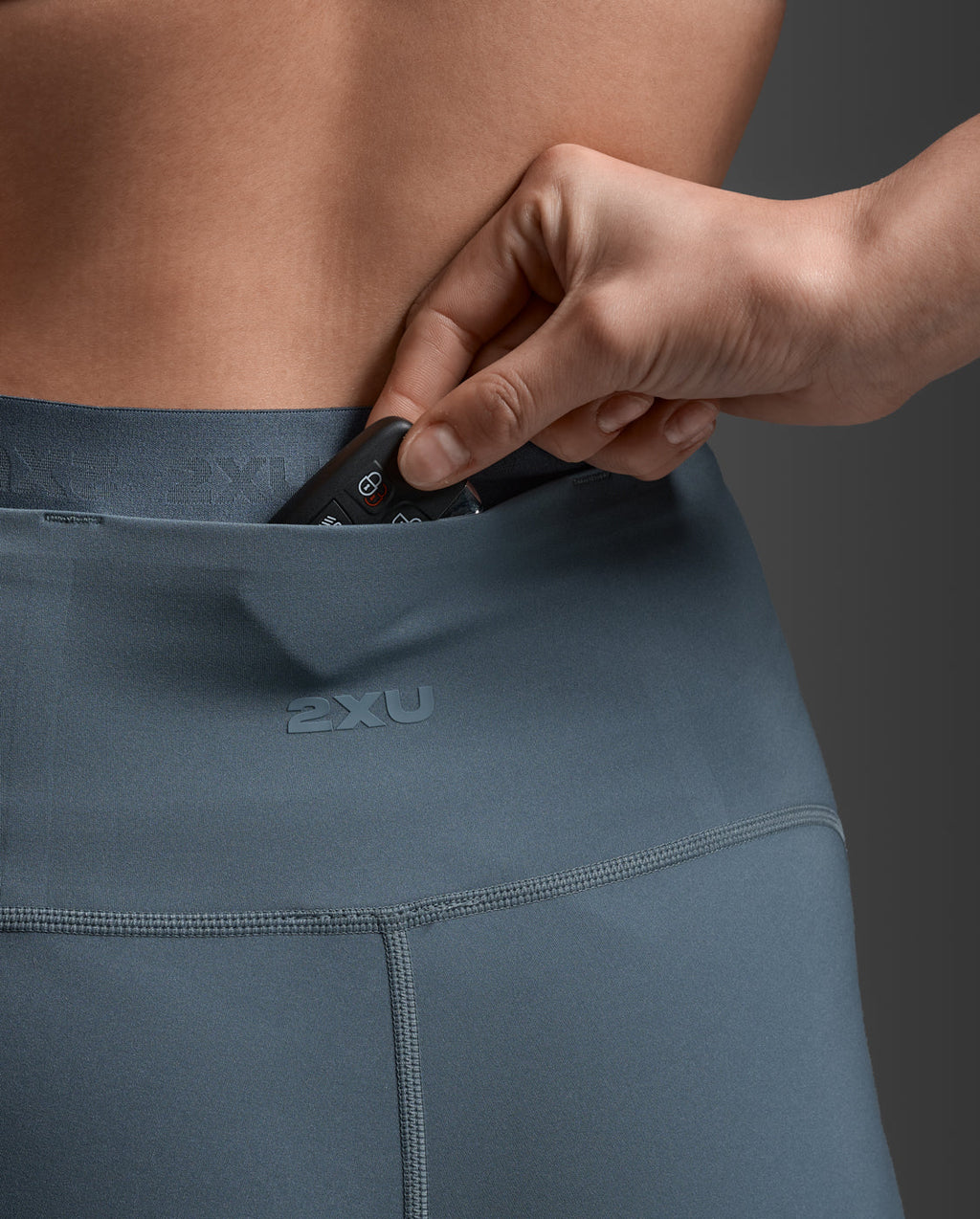 Form Stash Hi-Rise 6" Compression Short with Pockets