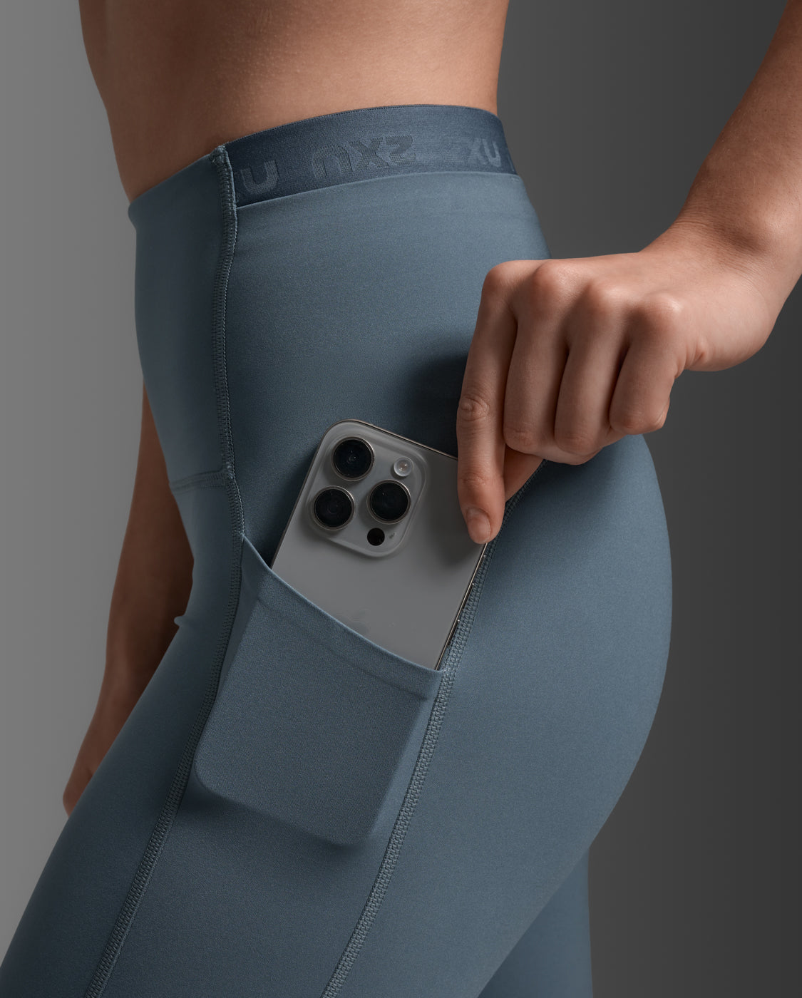 Form Stash Hi-Rise Compression 7/8 Tights with Pockets