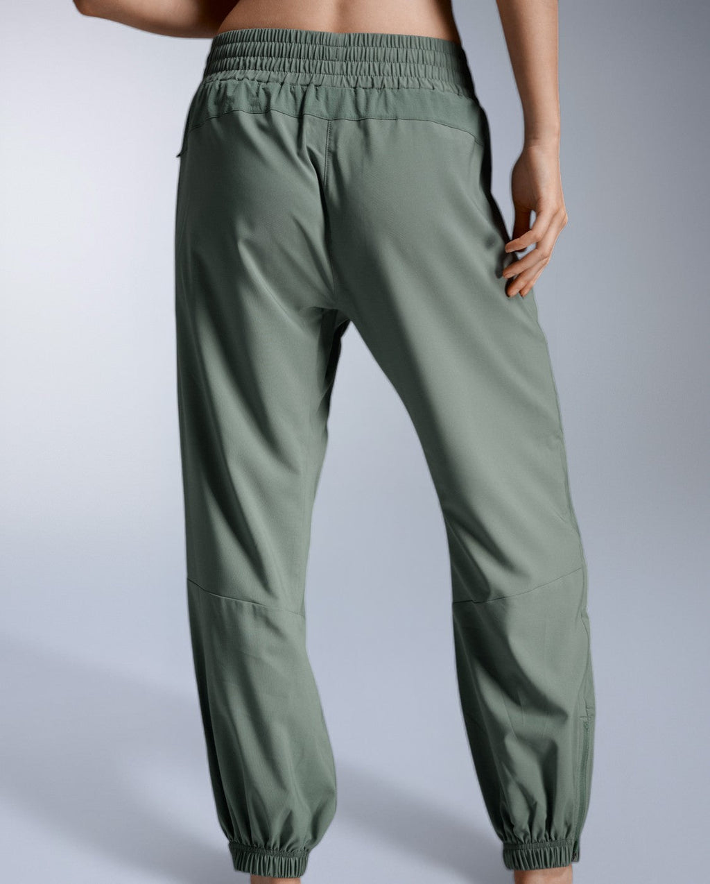 Aero Hi-Rise Woven Jogger